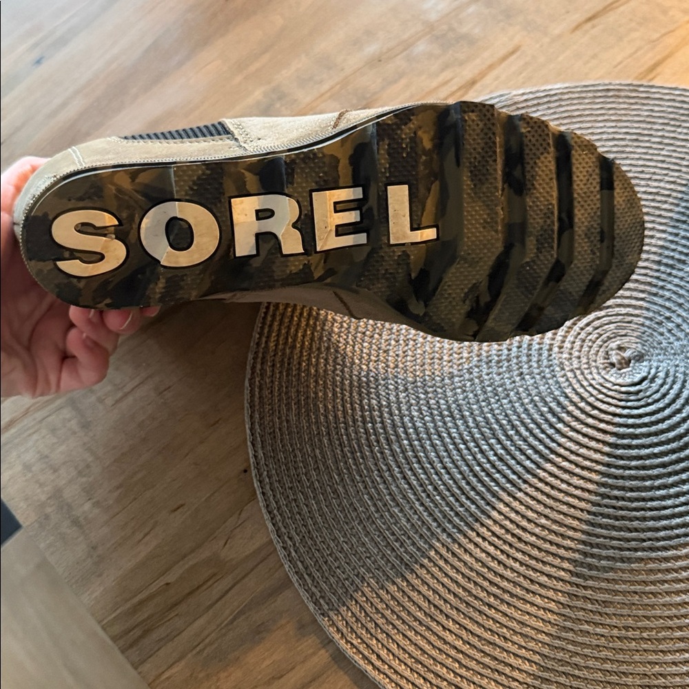 Women’s sorel platform boots - image 4